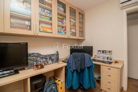 Image 42 - 749322