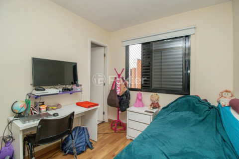 Image 33 - 749322