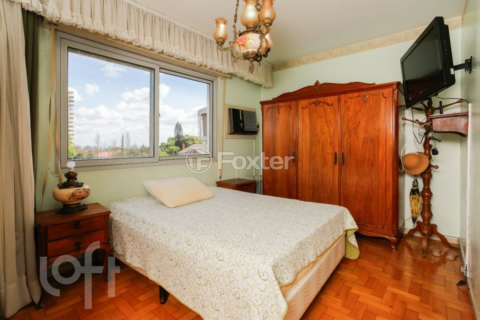 Image 30 - 749371