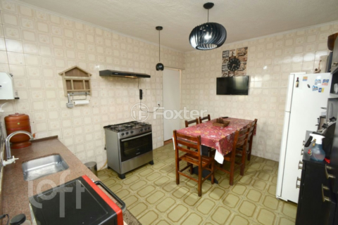 Image 19 - 749519