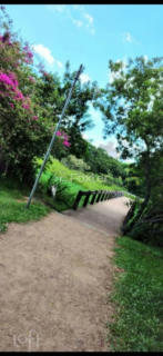 Image 9 - 749763