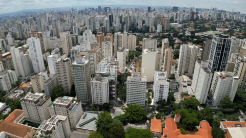 Image 63 - 749898
