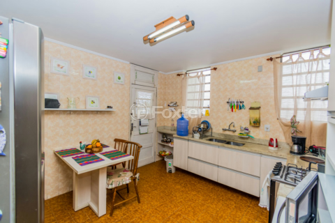Image 32 - 751767