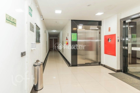 Image 21 - 755689