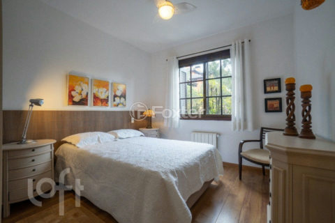 Image 21 - 756810