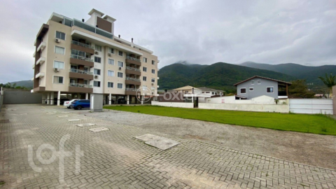 Image 41 - 758258