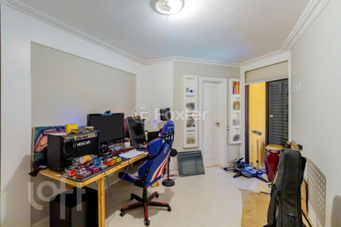 Image 36 - 765992