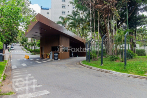 Image 62 - 765992