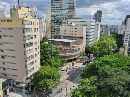 Image 28 - 809677