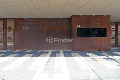 Image 26 - 810176