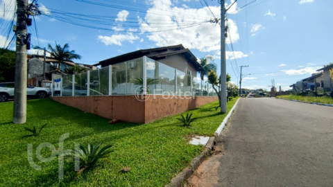 Image 1 - 810409