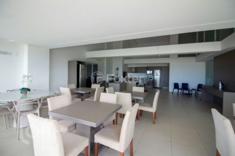Image 21 - 810529