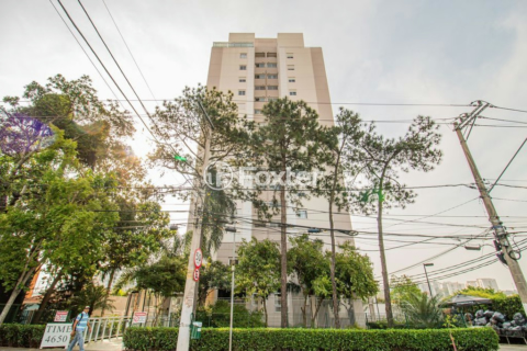 Image 32 - 810686