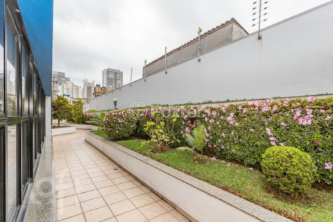 Image 73 - 810827