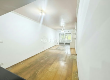 Image 3 - 812833