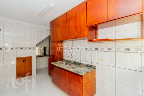 Image 30 - 813274