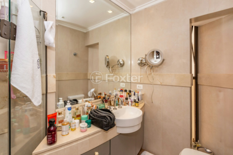 Image 34 - 813305