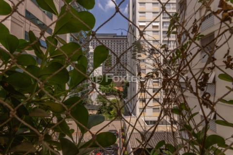 Image 56 - 813305