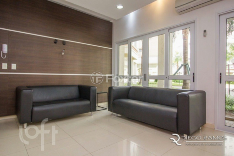 Image 33 - 813652