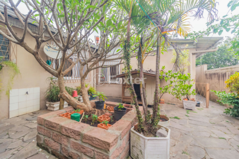 Image 33 - 813965