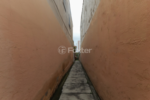 Image 23 - 818210