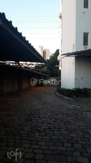 Image 22 - 818230