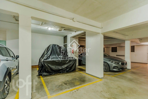 Image 37 - 818297