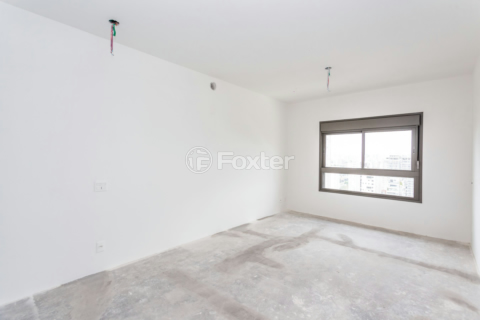 Image 32 - 818320