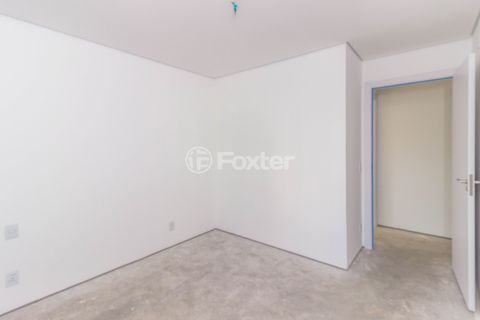 Image 21 - 818393