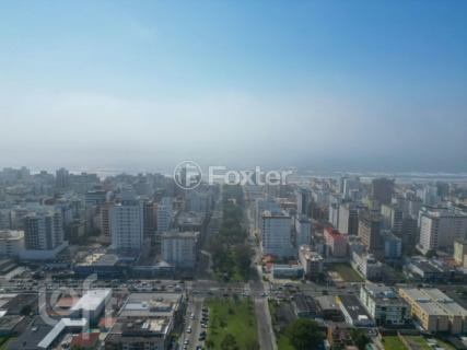 Image 23 - 818552