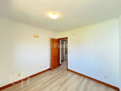 Image 31 - 818725