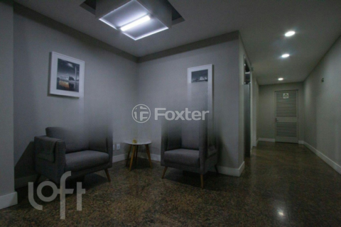 Image 21 - 819047