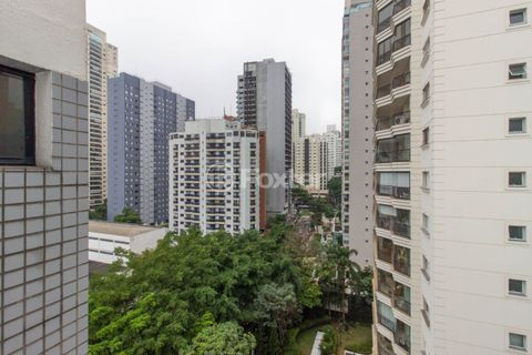 Image 29 - 819609