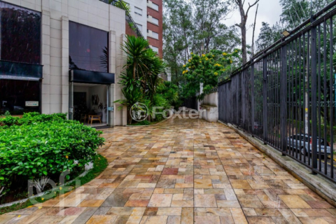 Image 70 - 820666