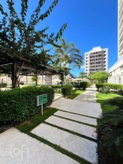 Image 32 - 822725