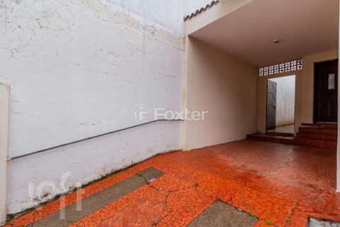 Image 30 - 825274