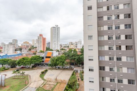 Image 27 - 825297