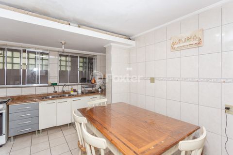 Image 34 - 825597