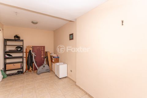 Image 39 - 825597