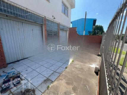 Image 30 - 825699