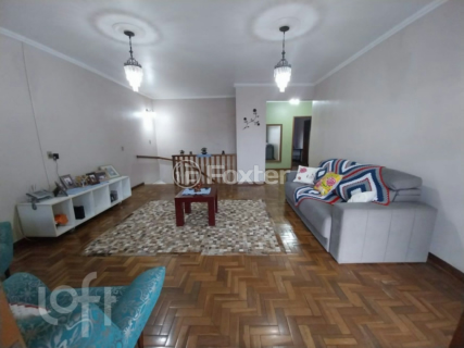 Image 29 - 826294