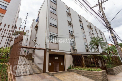 Image 21 - 826517