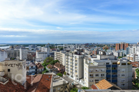 Image 22 - 826685