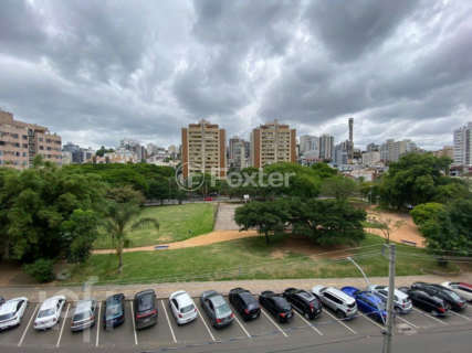 Image 29 - 826910