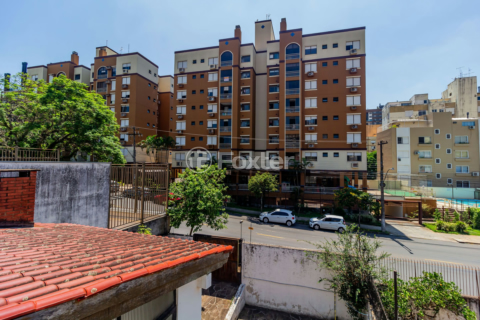 Image 33 - 826995