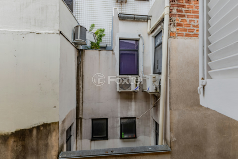 Image 19 - 827147