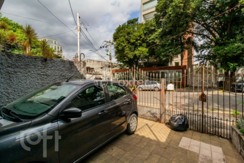 Image 37 - 827180