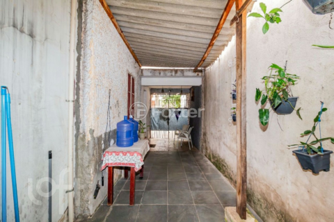 Image 32 - 827180