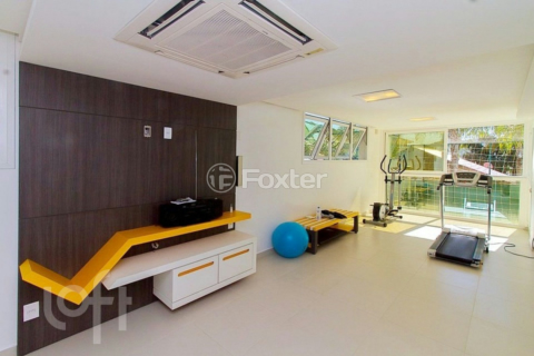Image 30 - 827257