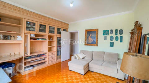Image 31 - 827372